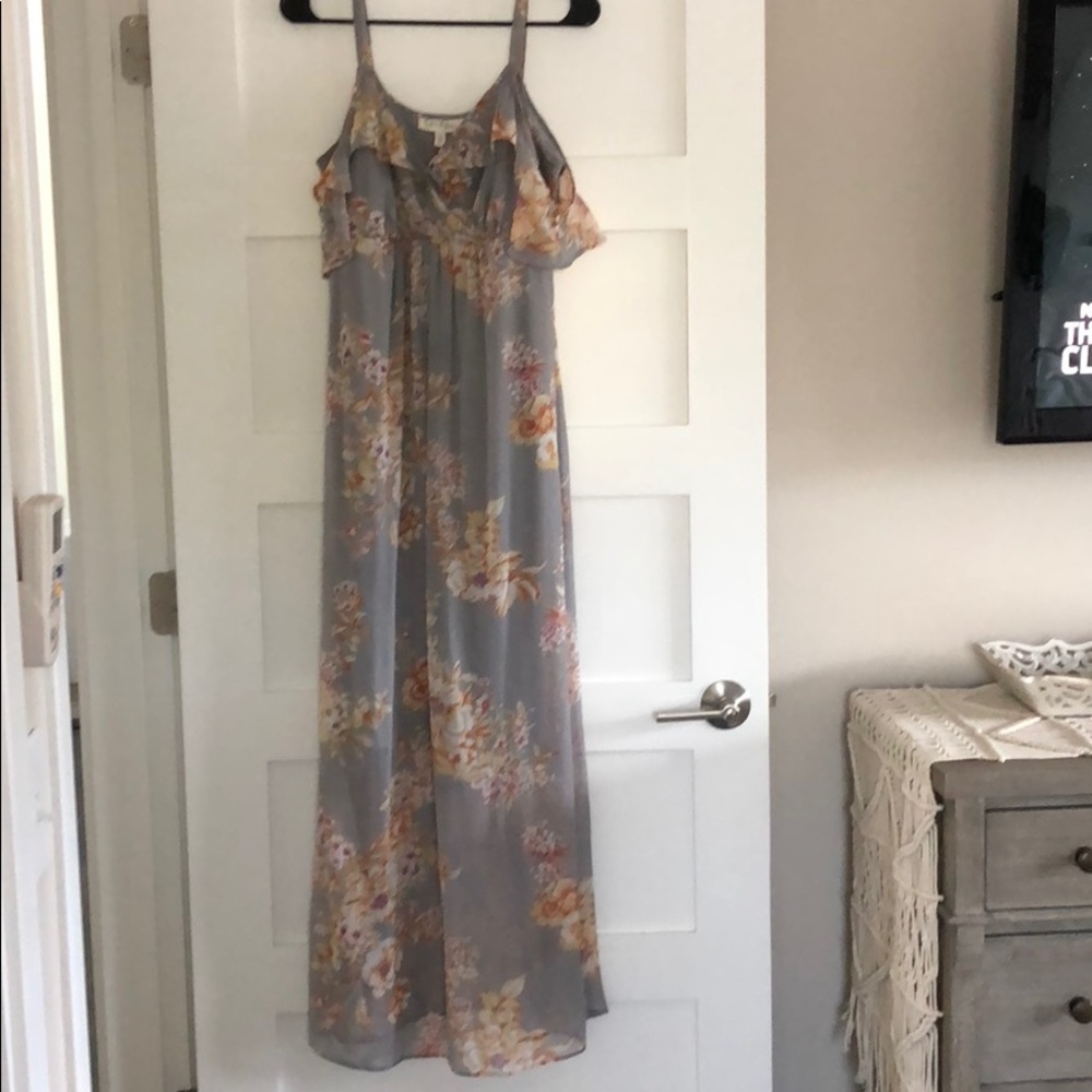 Jessica Simpson Ruffled Maternity Maxi Dress